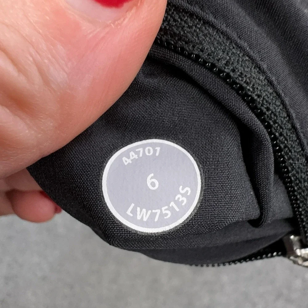 Lululemon Shorts Womens 6 Black 3.5 Inseam Lined Zip Pocket Running Athletic